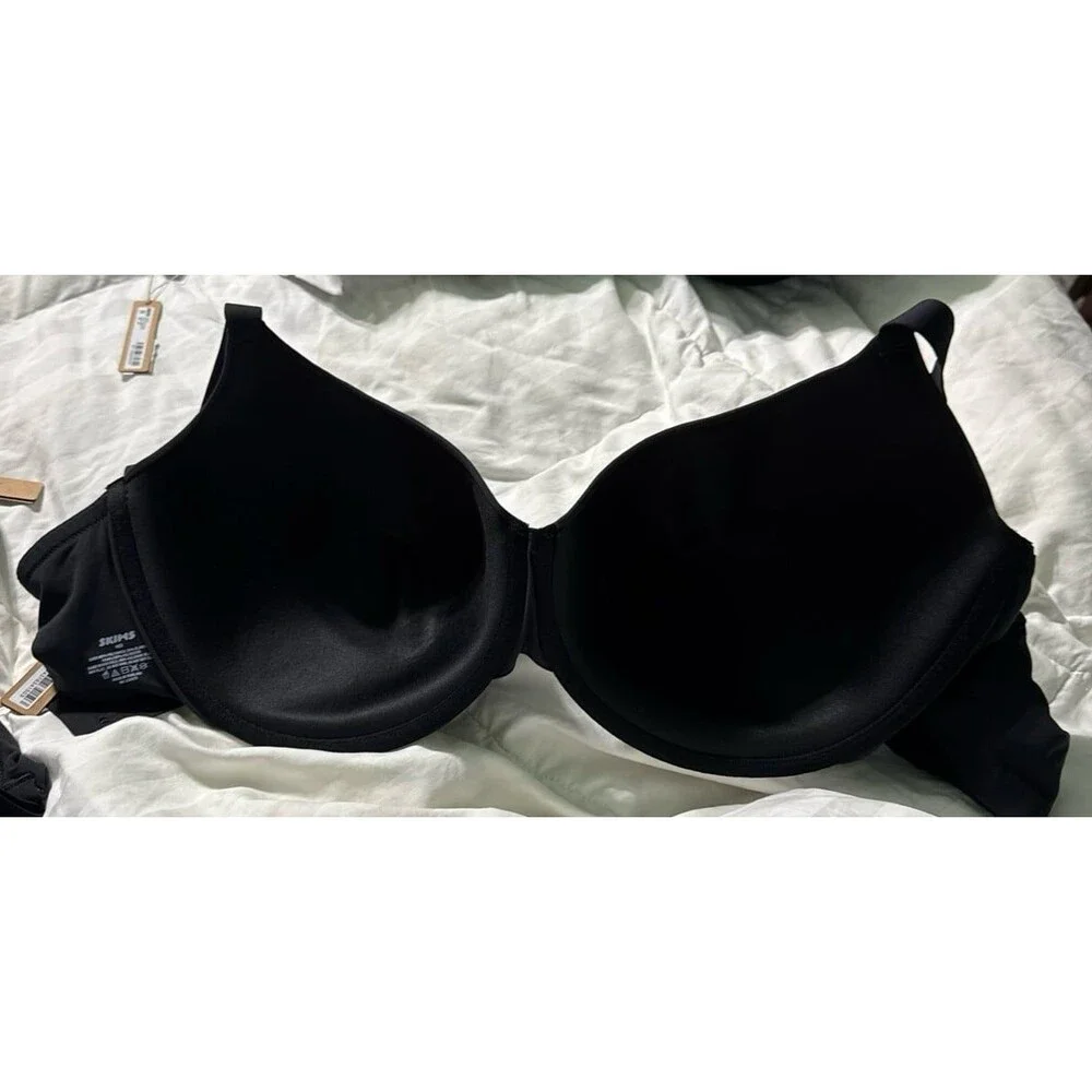 SKIMS Black Smooth Contour T-Shirt Bra - Picture 5 of 6